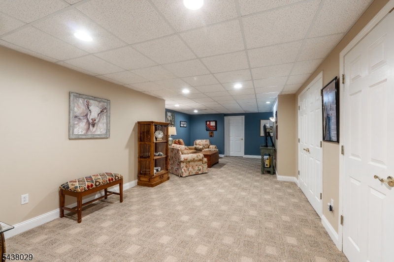 3 Troon Dr