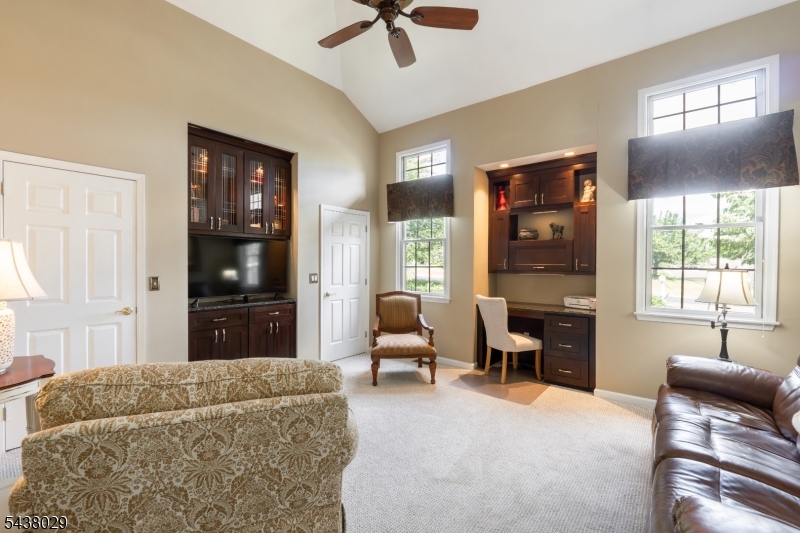 3 Troon Dr