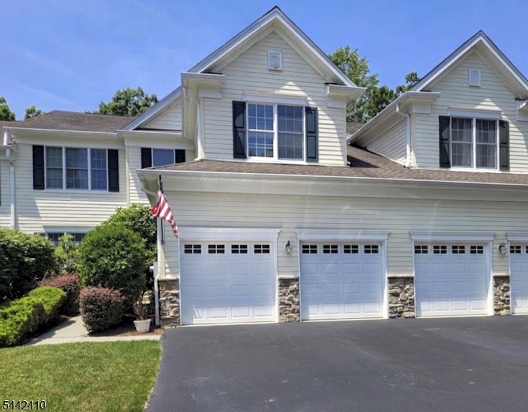 92 Mackenzie Ln
