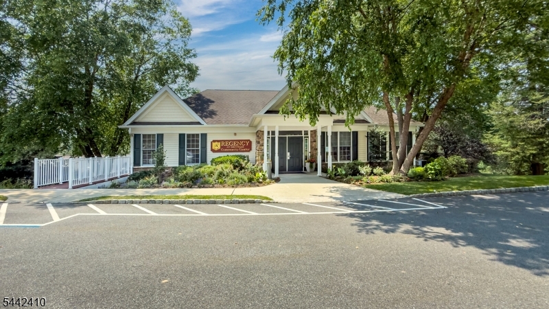 92 Mackenzie Ln