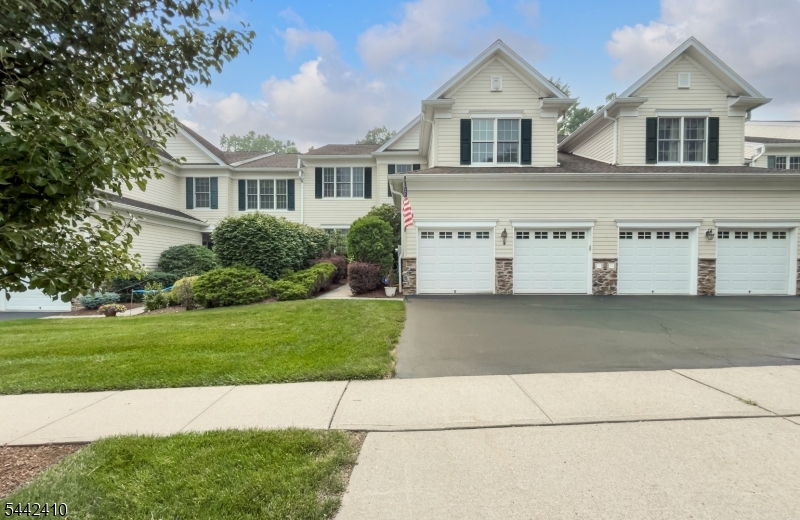 92 Mackenzie Ln