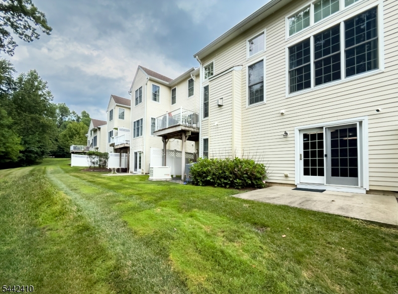 92 Mackenzie Ln