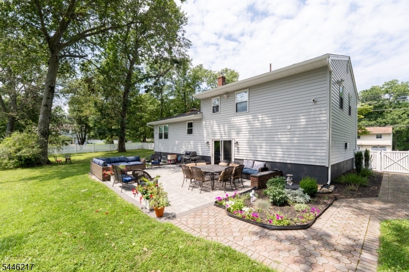 32 Headley Ave