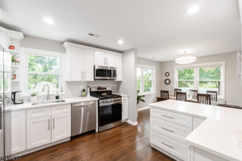 32 Headley Ave