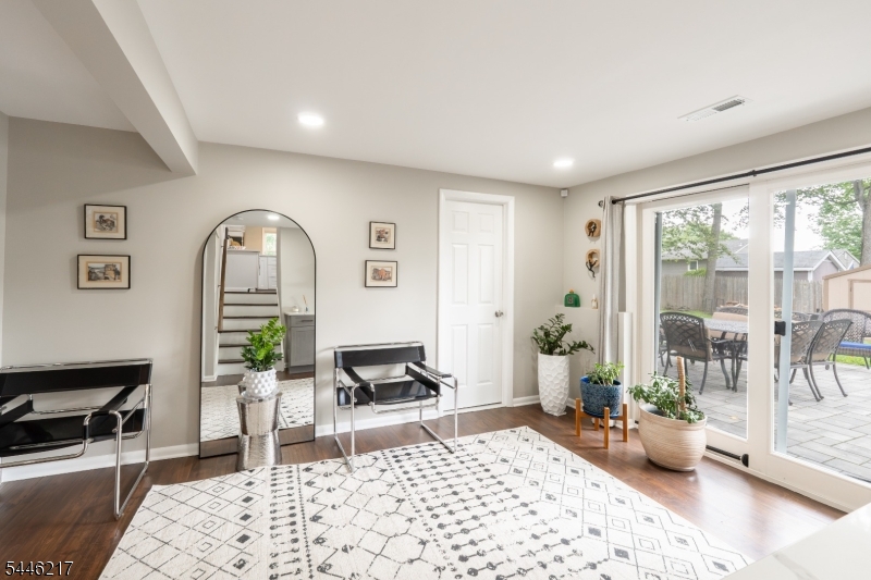32 Headley Ave