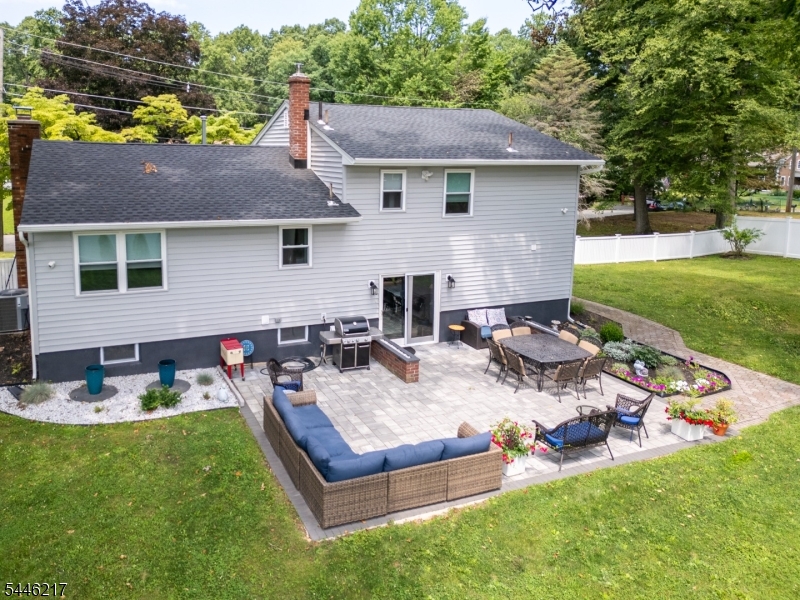 32 Headley Ave
