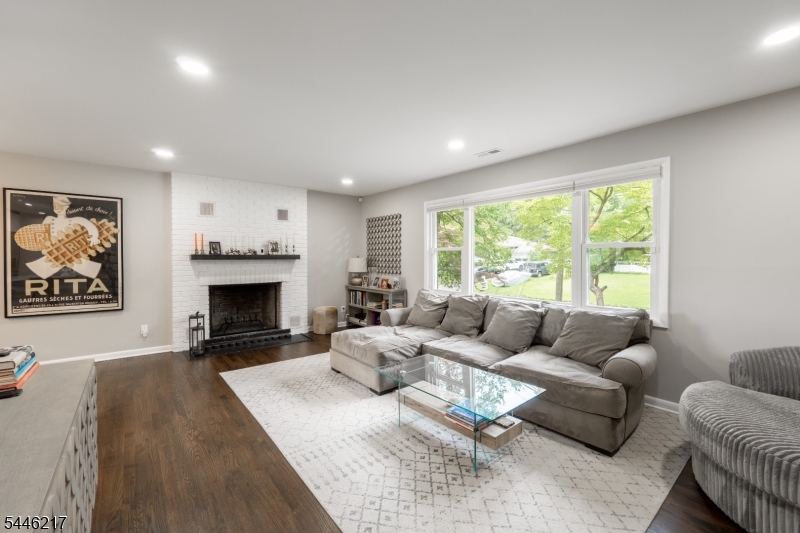 32 Headley Ave