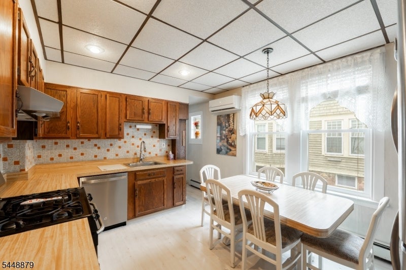39 Brookdale Ave