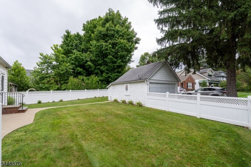 39 Brookdale Ave