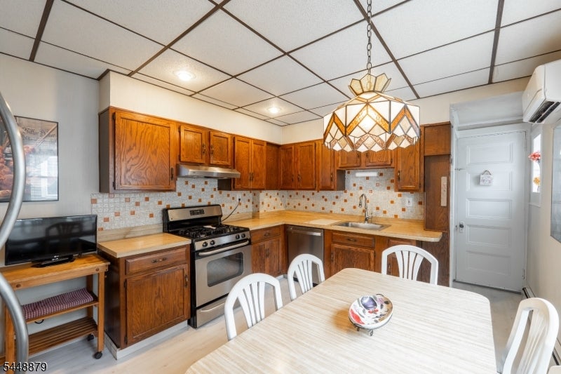 39 Brookdale Ave