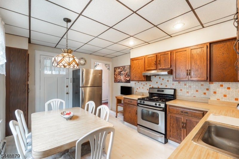 39 Brookdale Ave