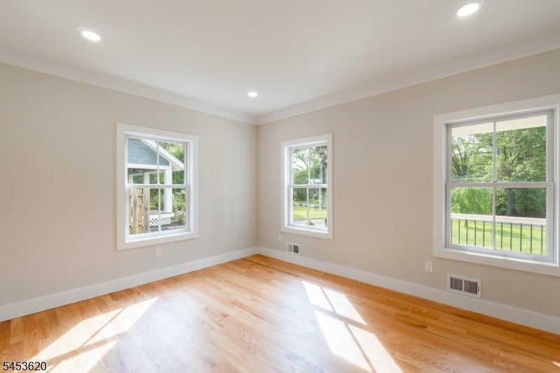 30 E Main St