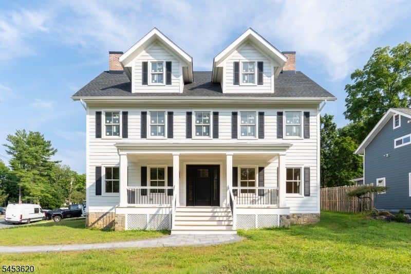 30 E Main St