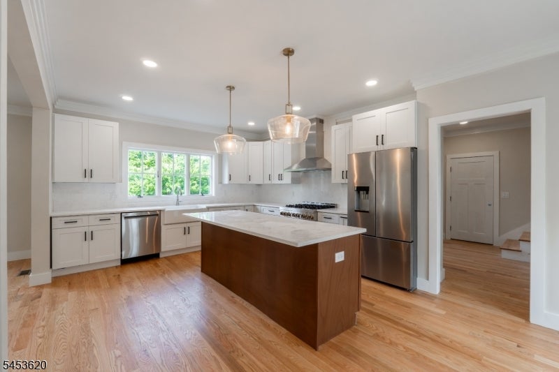 30 E Main St
