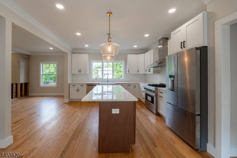 30 E Main St