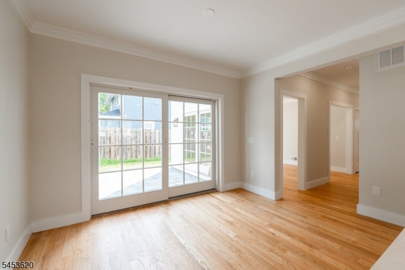 30 E Main St