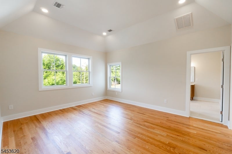 30 E Main St