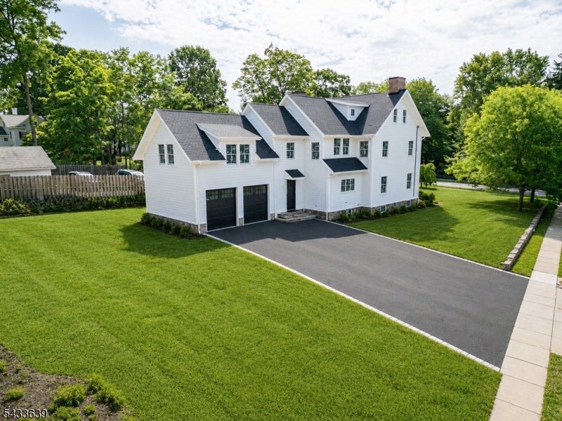30 E Main St