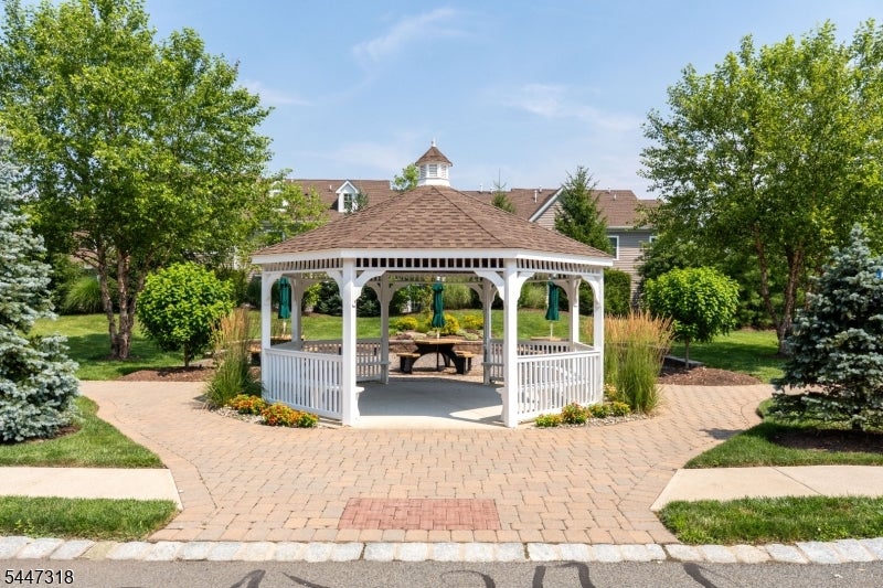30 Whitney Farm Pl