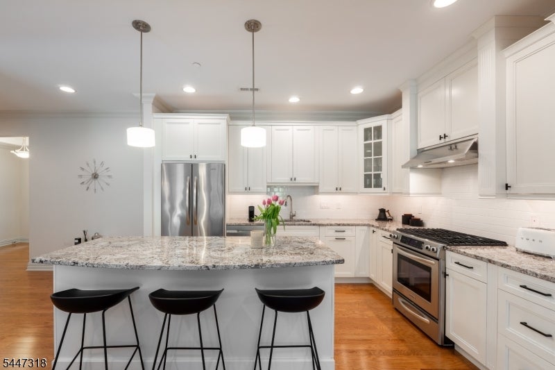 30 Whitney Farm Pl