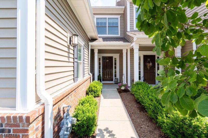 30 Whitney Farm Pl