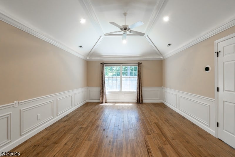 1 Red Oak Ln