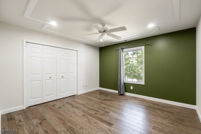 1 Red Oak Ln