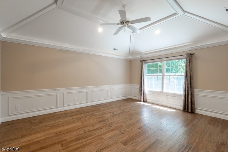 1 Red Oak Ln