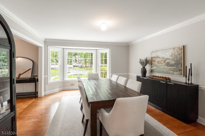 2 Hemlock Ln