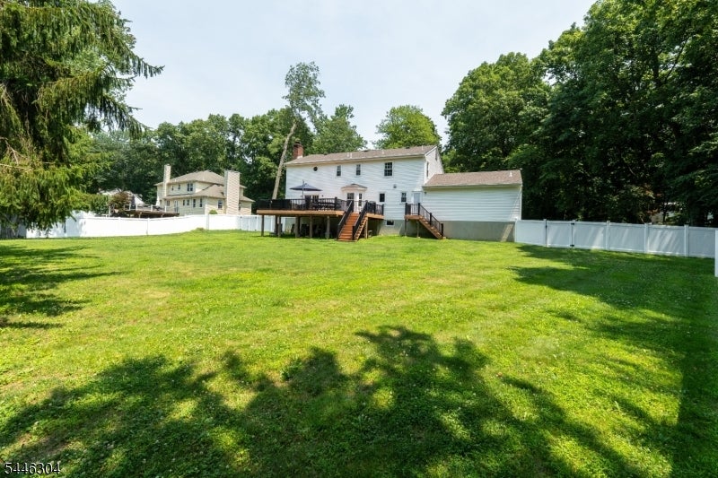 2 Hemlock Ln