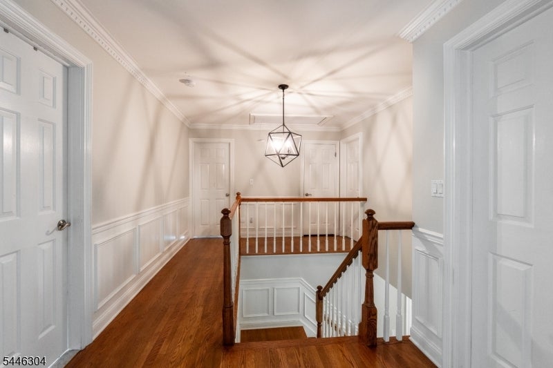 2 Hemlock Ln