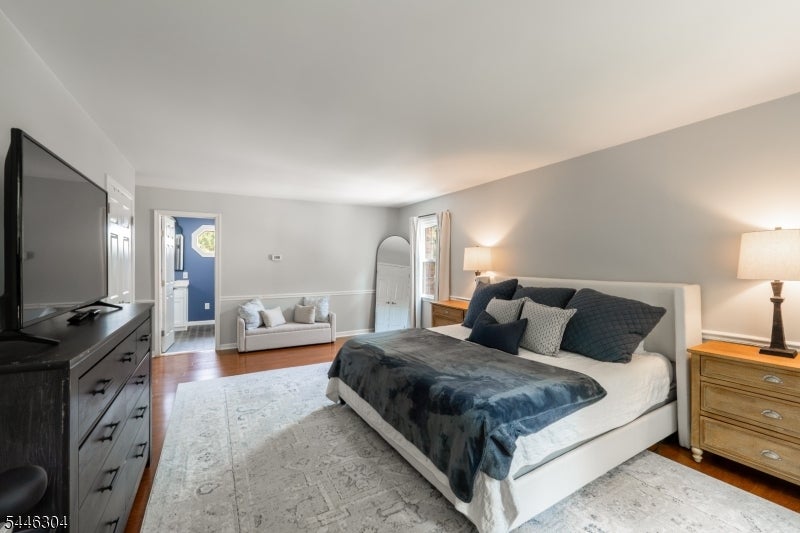 2 Hemlock Ln
