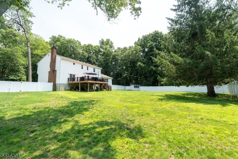 2 Hemlock Ln