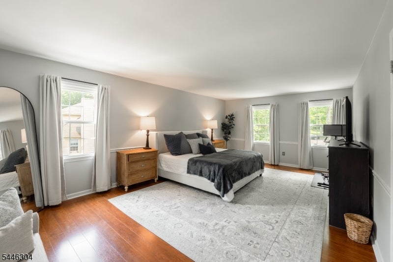 2 Hemlock Ln