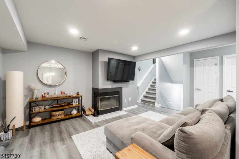 34 Loantaka Way Unit H H