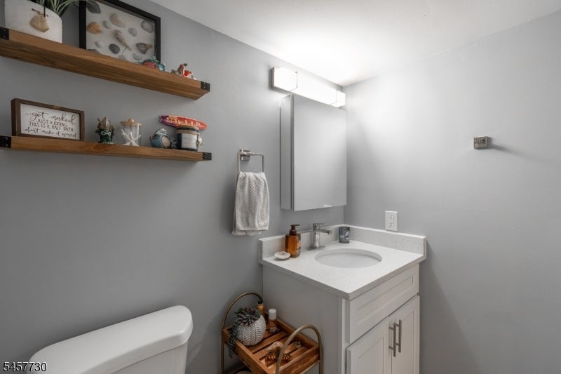 34 Loantaka Way Unit H H