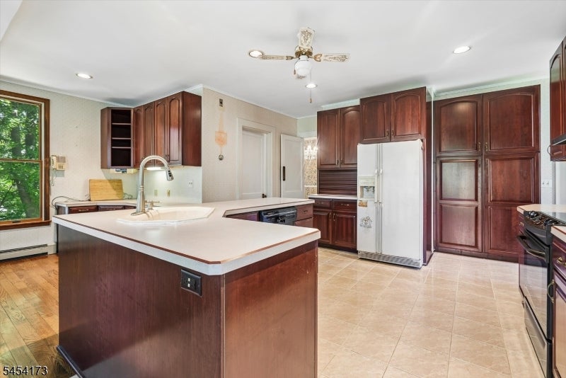 9 Linwood Ave