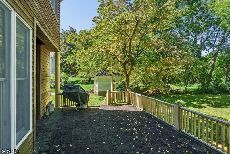 9 Linwood Ave