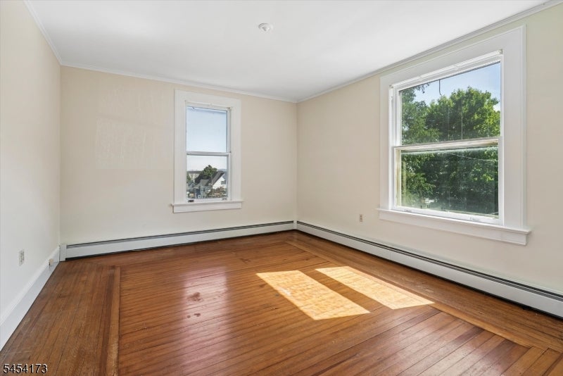 9 Linwood Ave