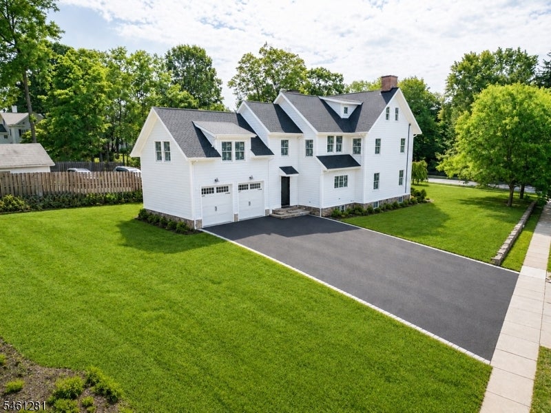 30 E Main St