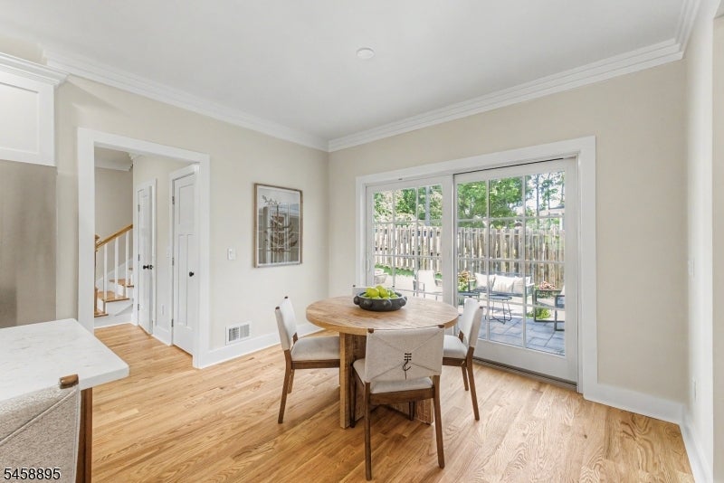 30 E Main St