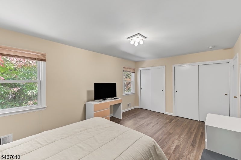 109 Meadowbrook Rd