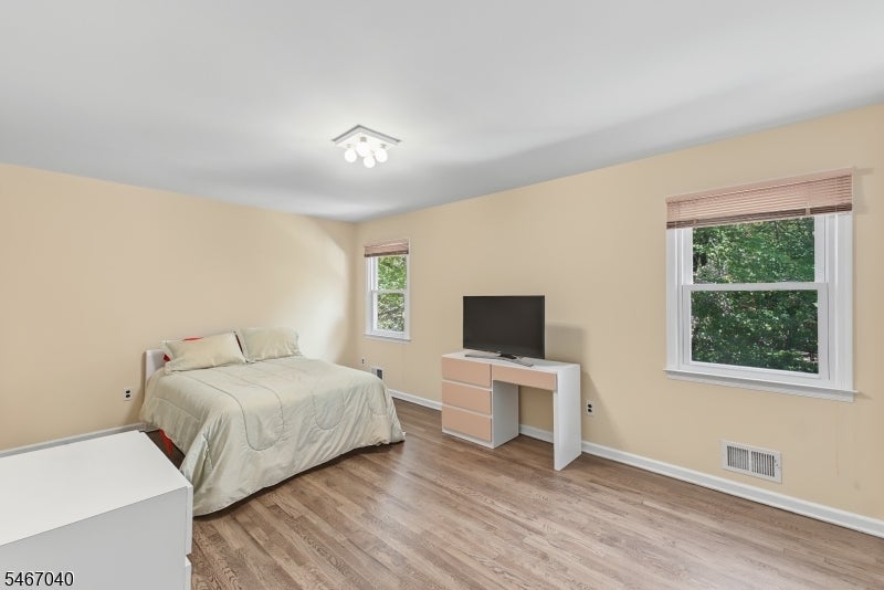 109 Meadowbrook Rd