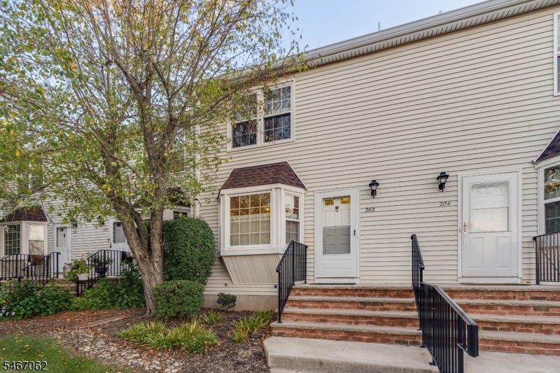 203 Salem Ct