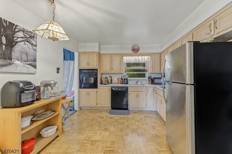 9 Morningside Dr