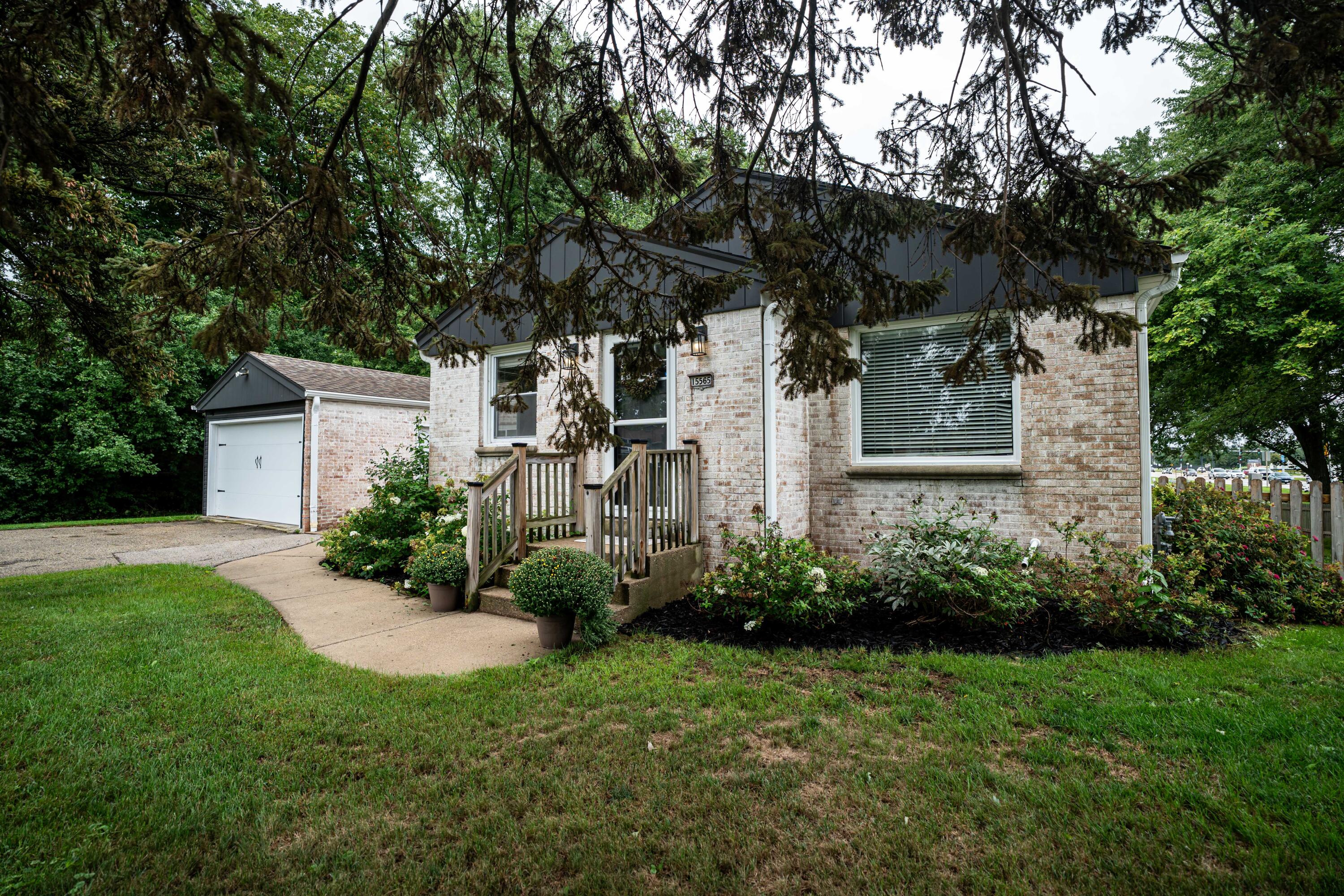 15565 Carpenter Rd