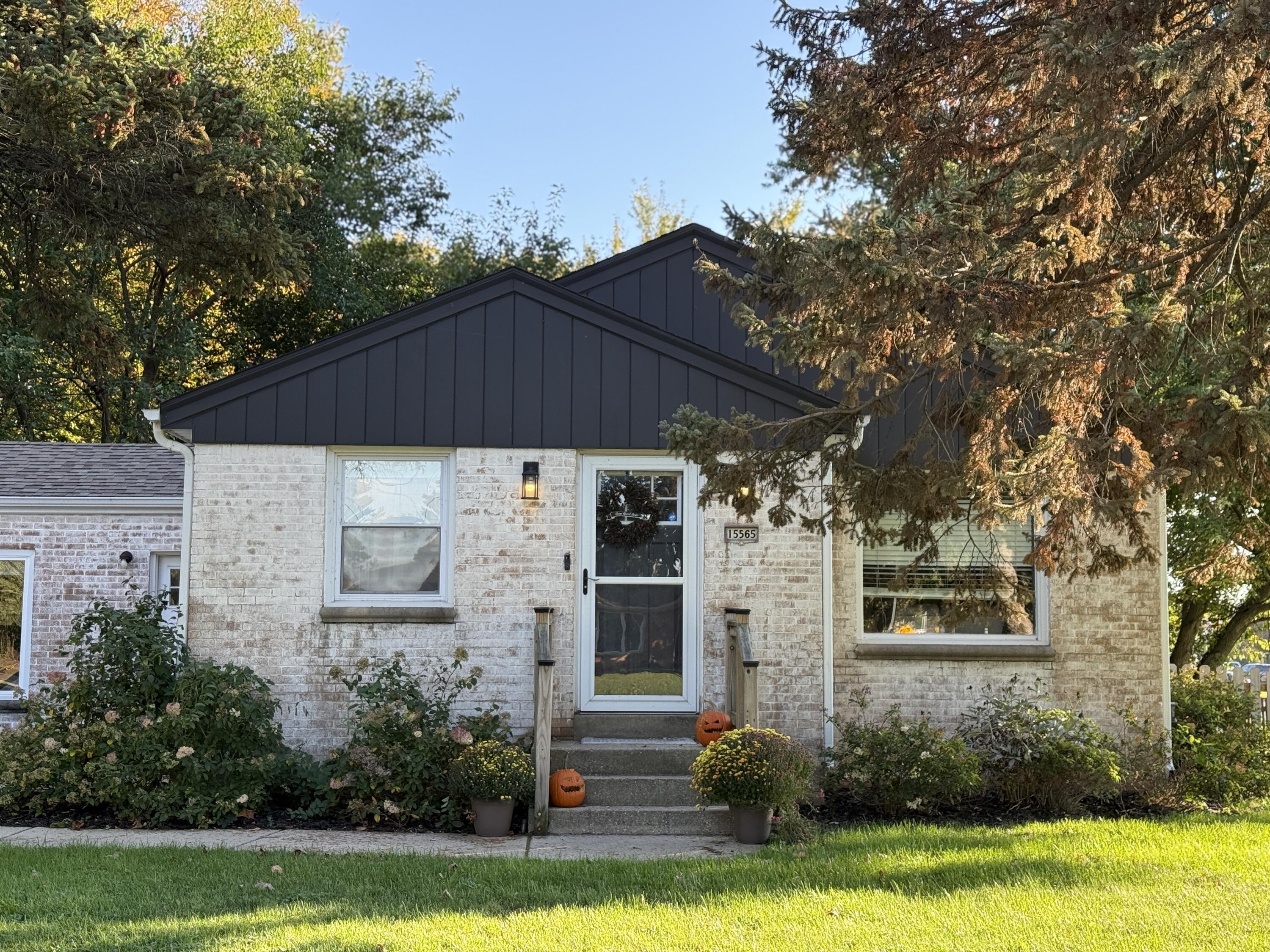 15565 Carpenter Rd Brookfield WI