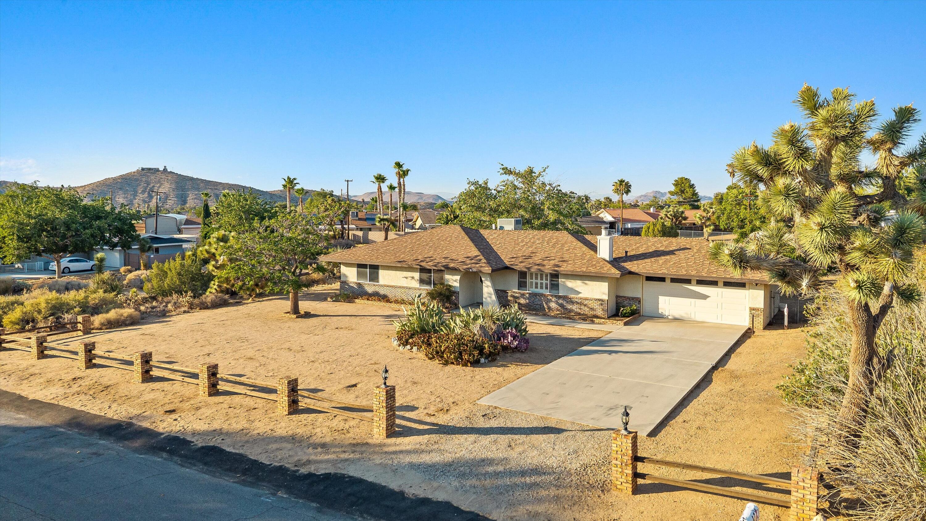 8745 San Vicente DR