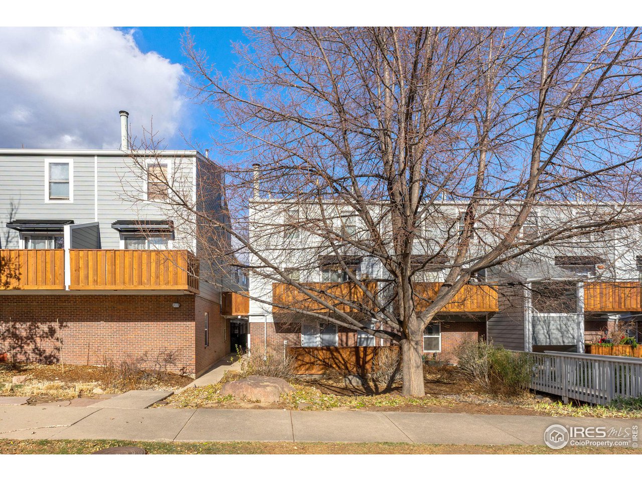 1111 Maxwell Ave 218