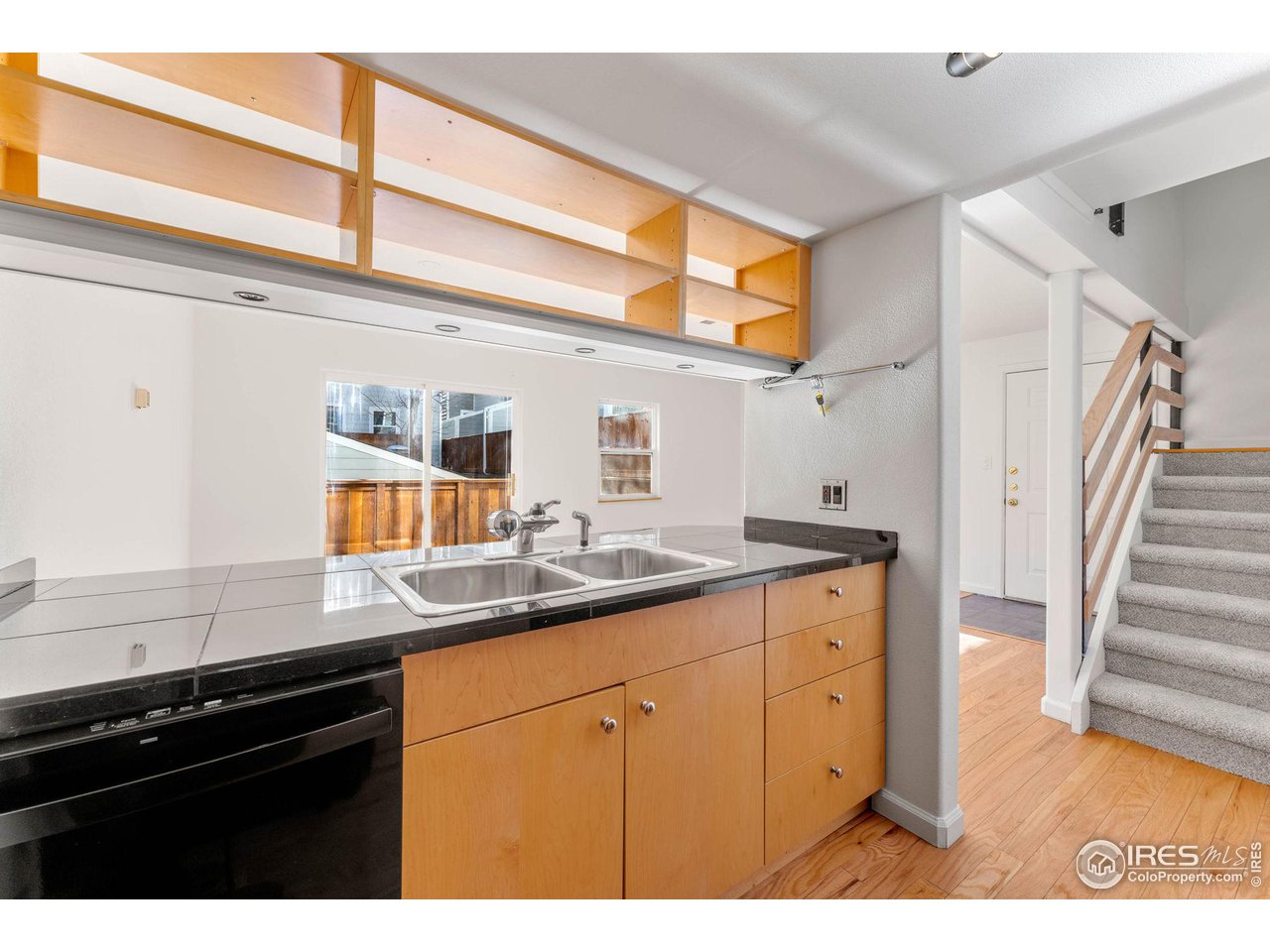 1111 Maxwell Ave 218